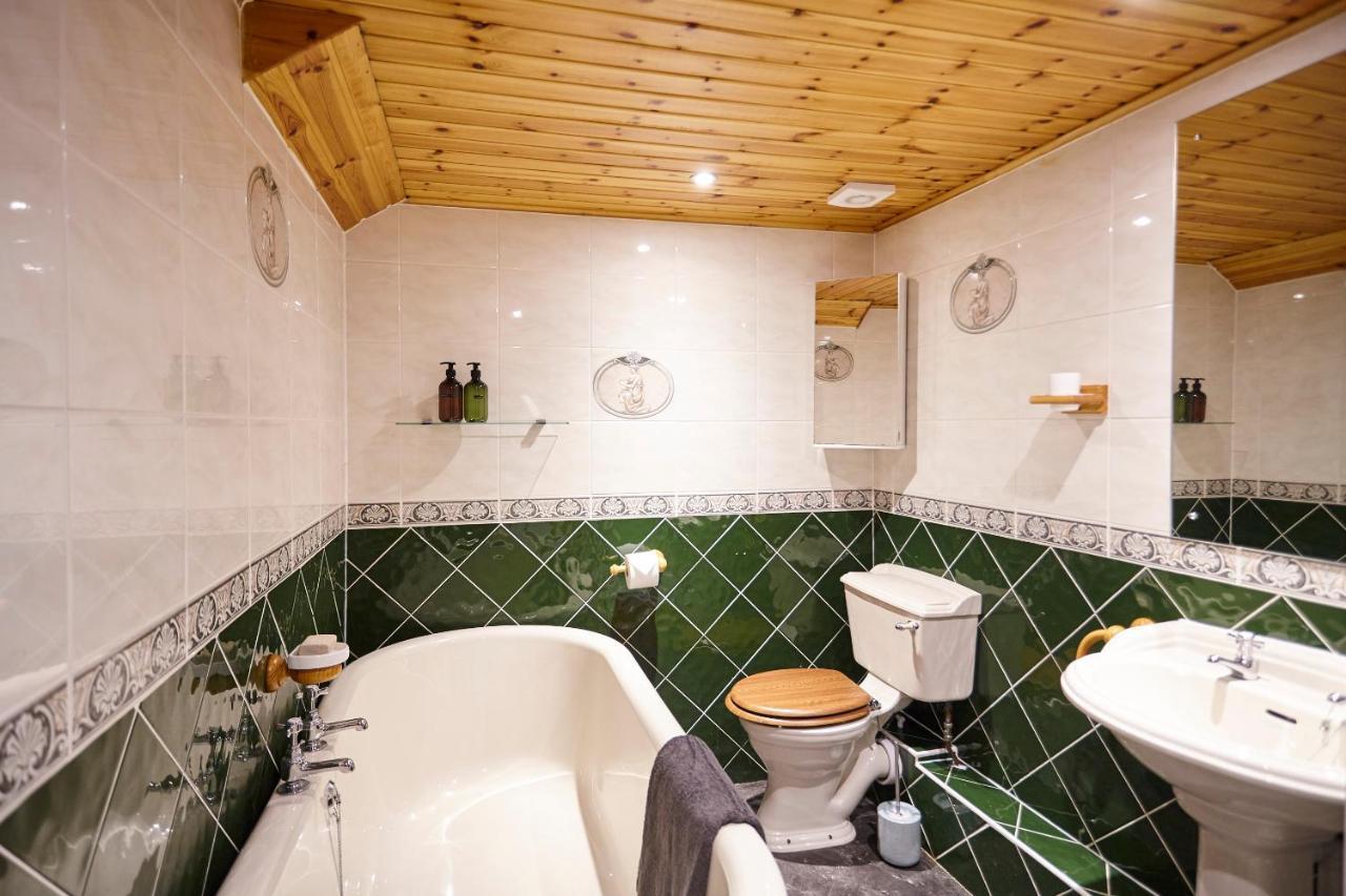 Stylish Private Flat Near St. Andrews Golf Course Apartment